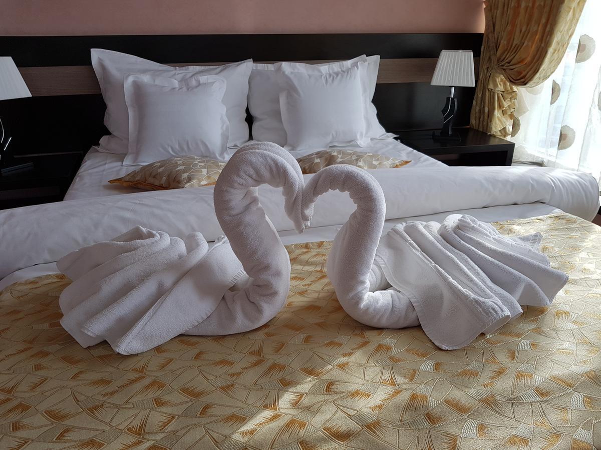 Indiana Hotel ยาช ภายนอก รูปภาพ