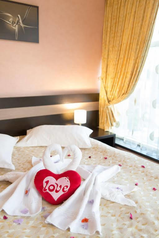 Indiana Hotel ยาช ภายนอก รูปภาพ