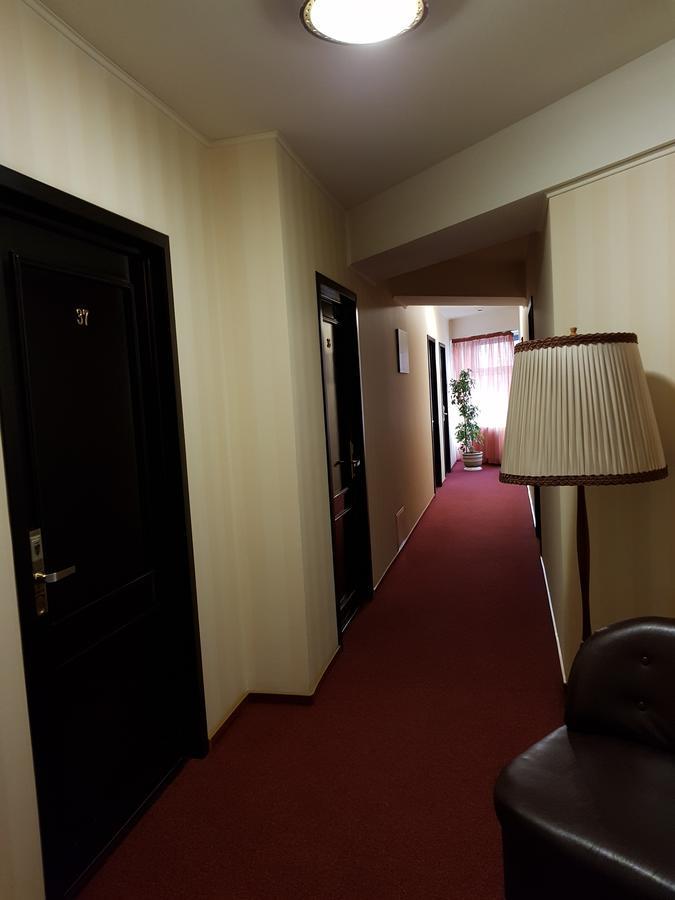 Indiana Hotel ยาช ภายนอก รูปภาพ
