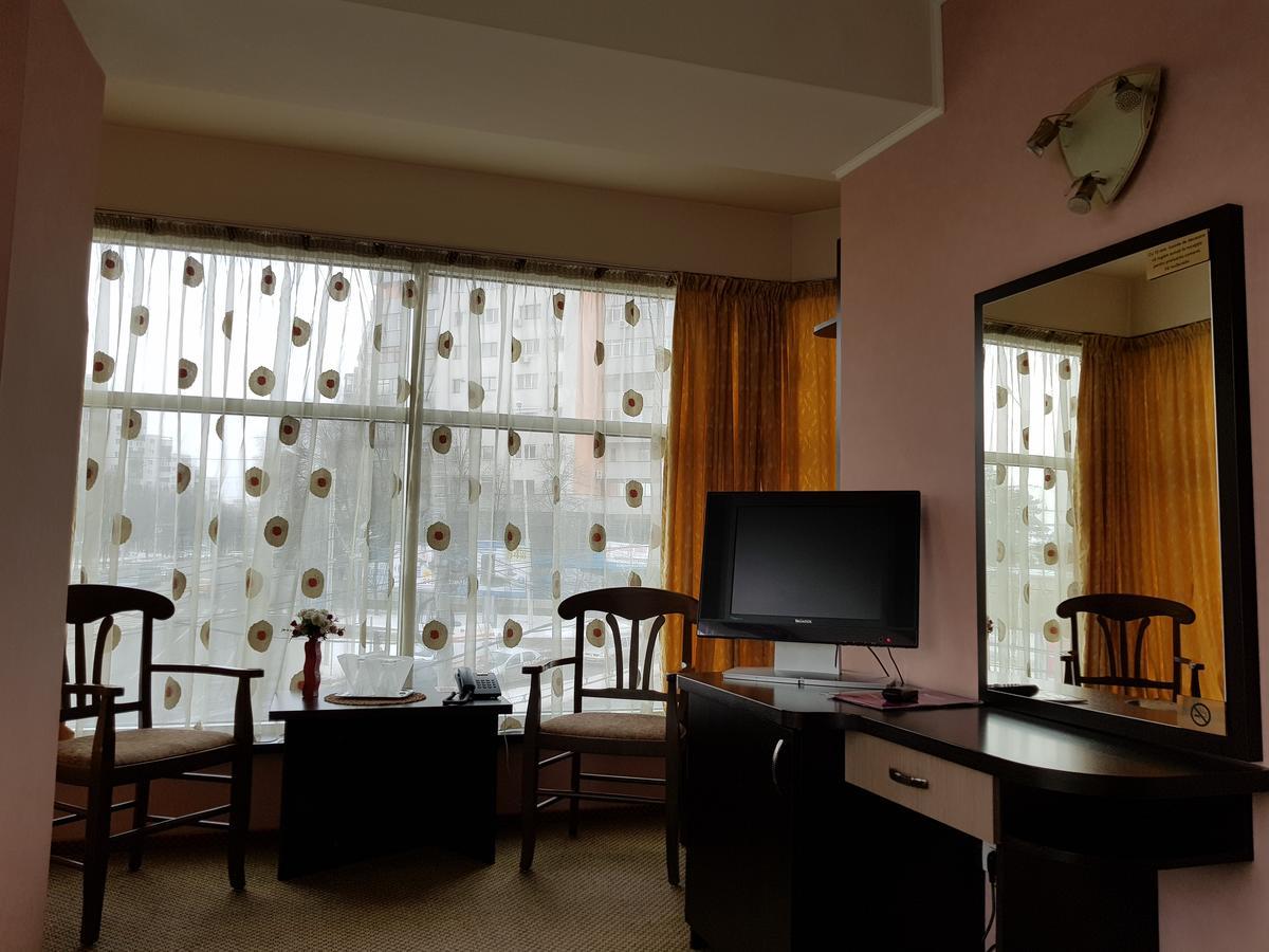 Indiana Hotel ยาช ภายนอก รูปภาพ