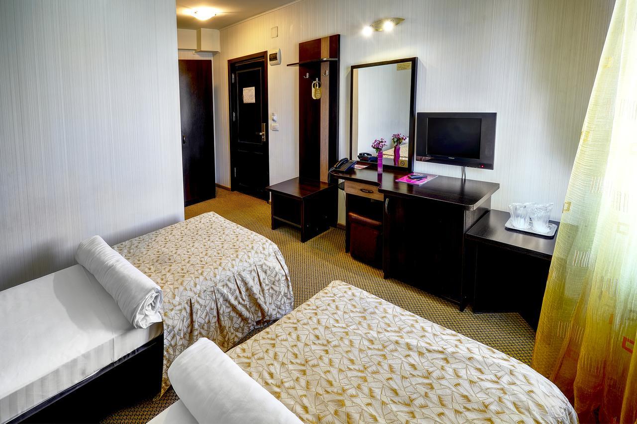 Indiana Hotel ยาช ภายนอก รูปภาพ